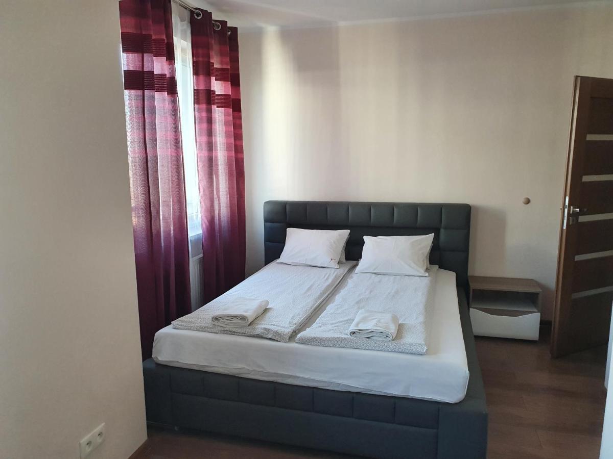 One-Bedroom Standard Apartment